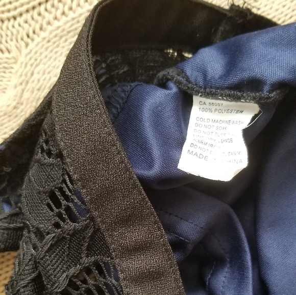 Lace bodycon dress - Picture 11 of 11